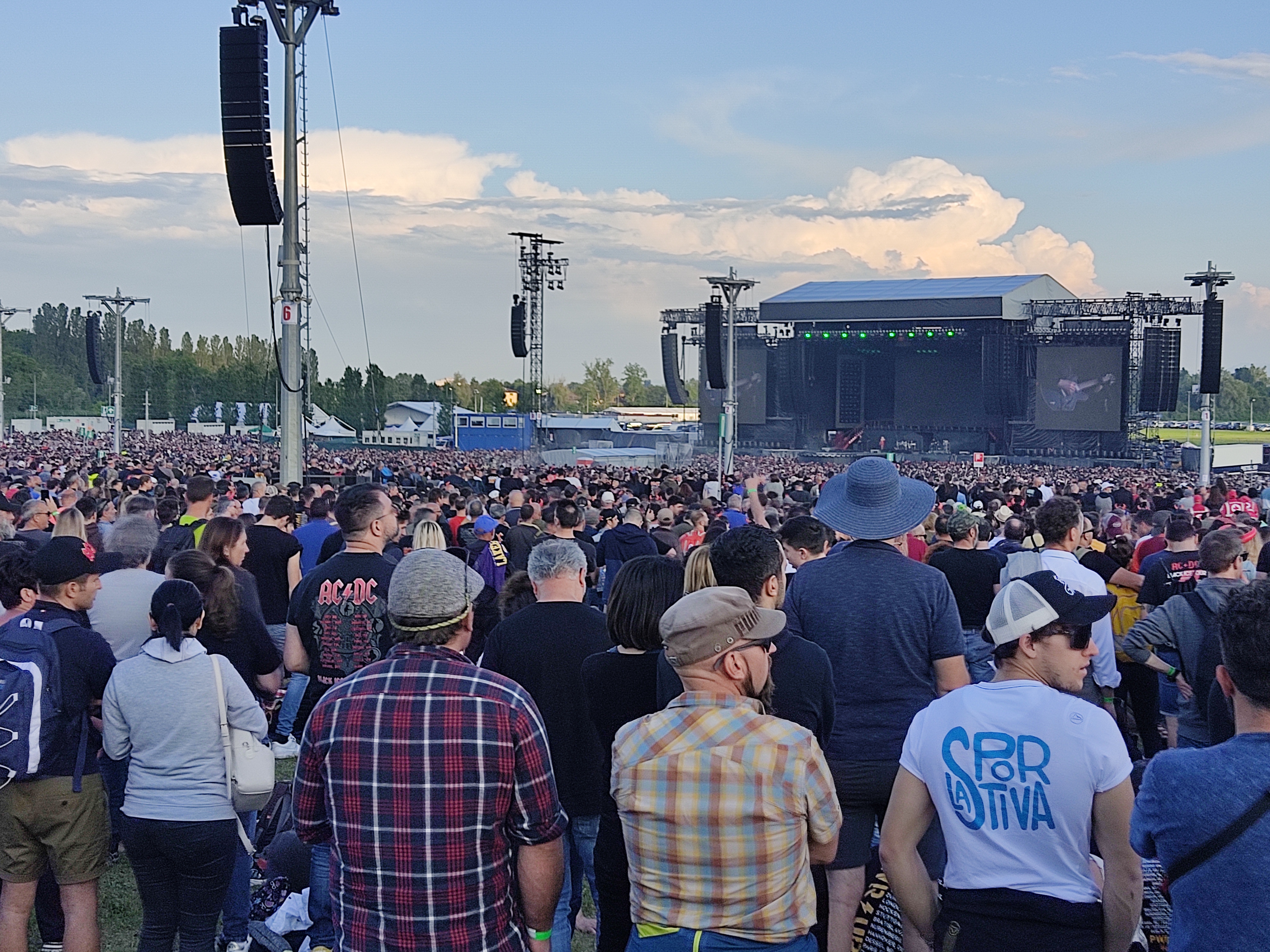 Il palco degli AC/DC alla RCF Arena di Reggio Emilia